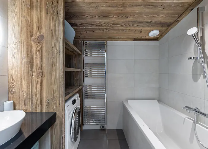 Neuf 3 Chambres, Garage Couvert A - Fr-1-562-65 * Courchevel